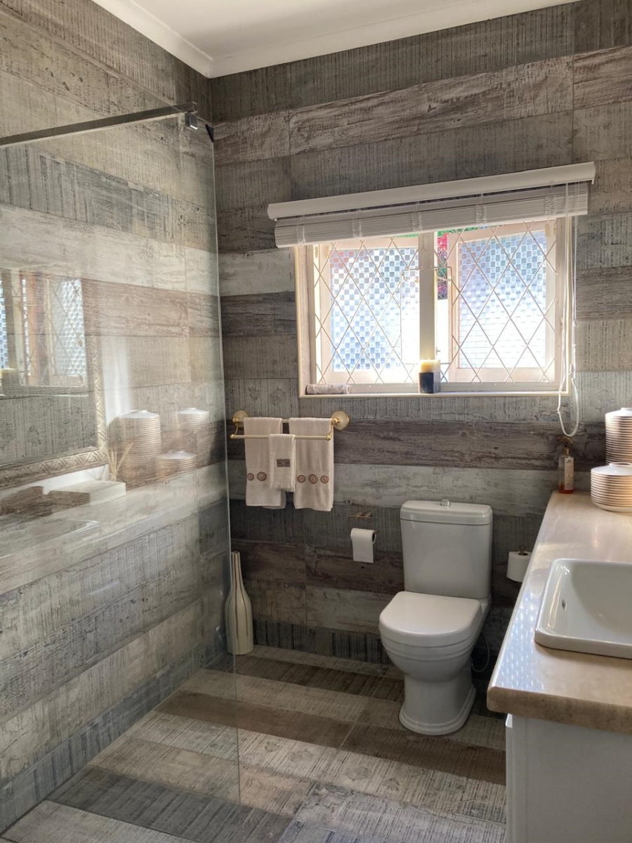 4 Bedroom Property for Sale in Cowies Hill KwaZulu-Natal