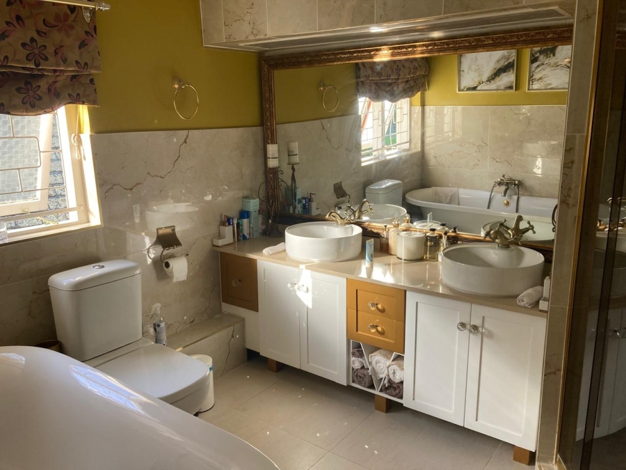 4 Bedroom Property for Sale in Cowies Hill KwaZulu-Natal