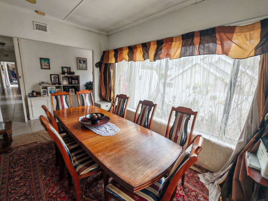 5 Bedroom Property for Sale in Cowies Hill KwaZulu-Natal