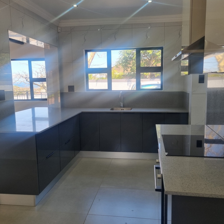 To Let 4 Bedroom Property for Rent in Umhlanga KwaZulu-Natal