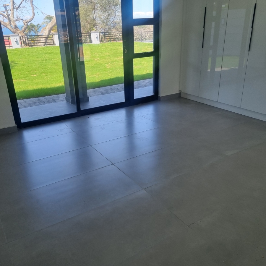 To Let 4 Bedroom Property for Rent in Umhlanga KwaZulu-Natal