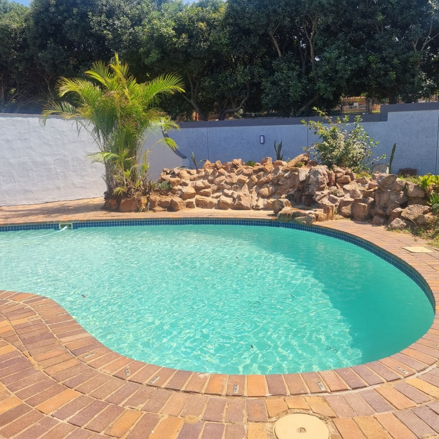 To Let 4 Bedroom Property for Rent in Umhlanga KwaZulu-Natal