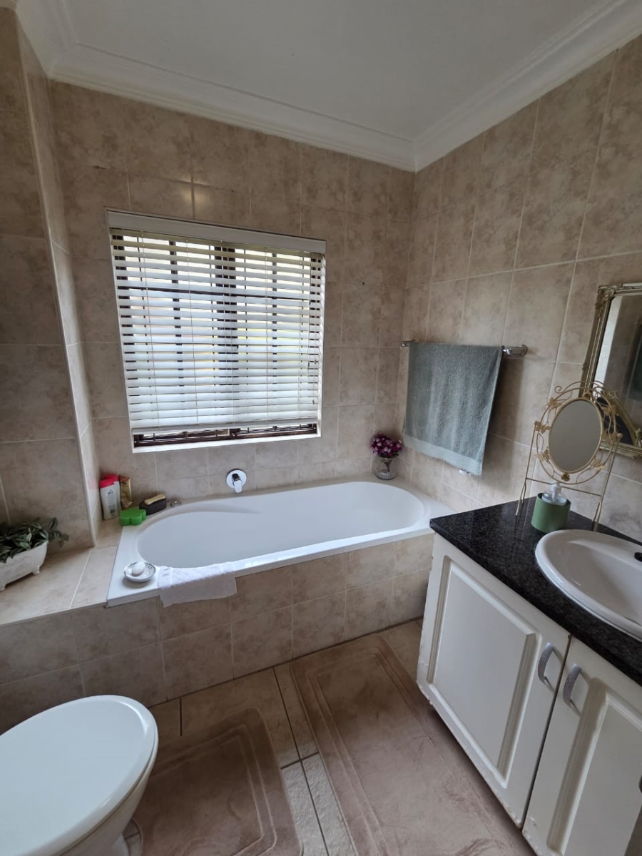 2 Bedroom Property for Sale in Clifton Hill Estate KwaZulu-Natal