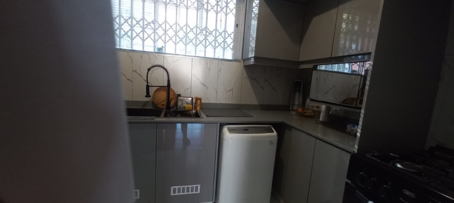 2 Bedroom Property for Sale in Glenwood KwaZulu-Natal