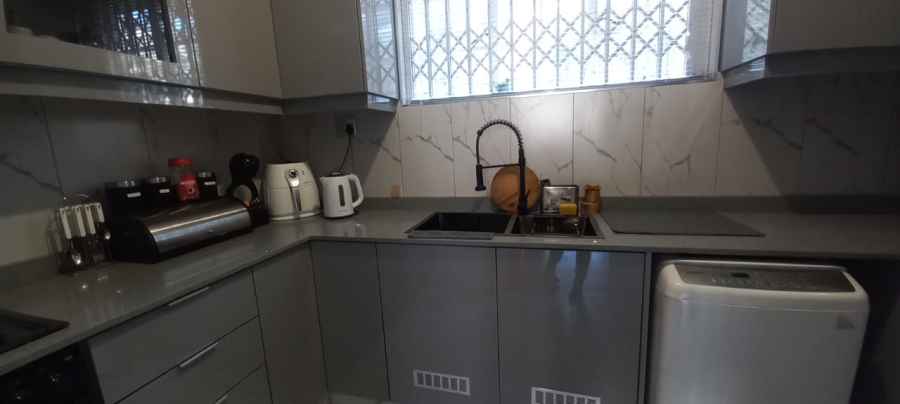 2 Bedroom Property for Sale in Glenwood KwaZulu-Natal