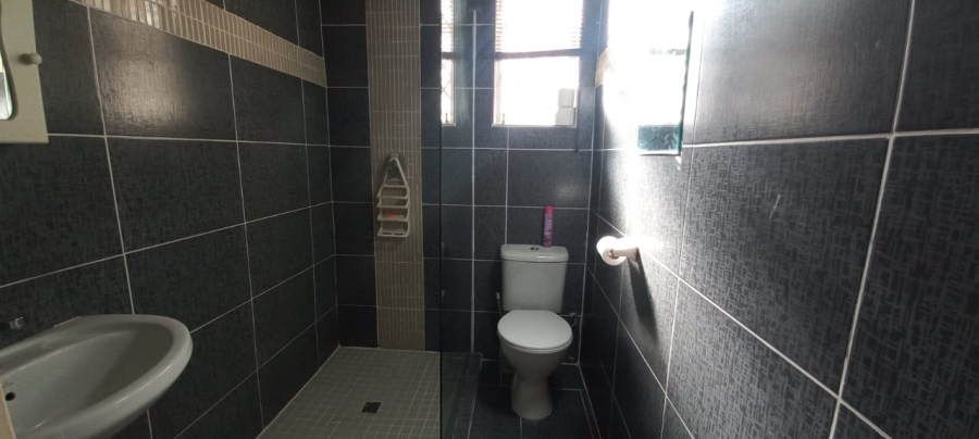 2 Bedroom Property for Sale in Glenwood KwaZulu-Natal