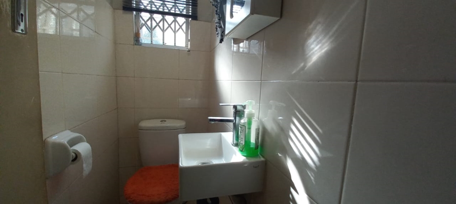 2 Bedroom Property for Sale in Glenwood KwaZulu-Natal