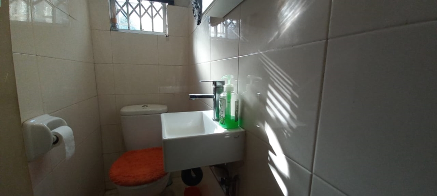 2 Bedroom Property for Sale in Glenwood KwaZulu-Natal