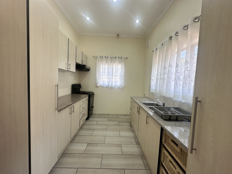 To Let 1 Bedroom Property for Rent in Kloof KwaZulu-Natal
