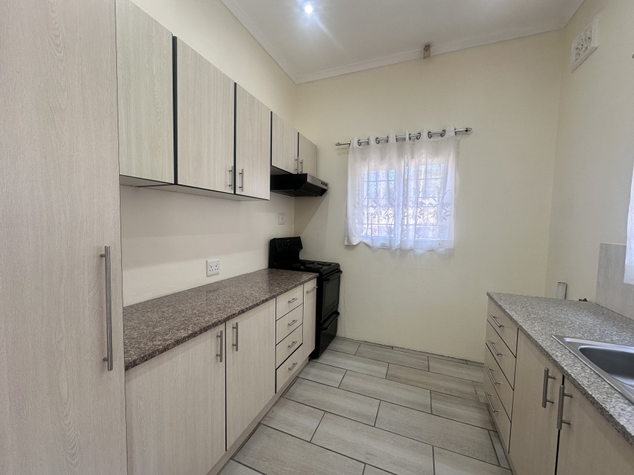 To Let 1 Bedroom Property for Rent in Kloof KwaZulu-Natal