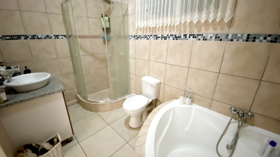 3 Bedroom Property for Sale in Elysium KwaZulu-Natal