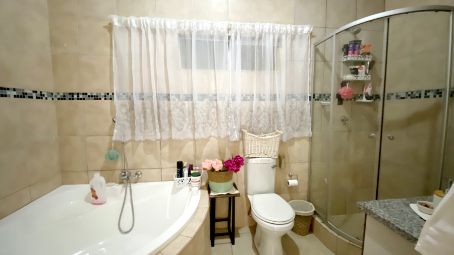 3 Bedroom Property for Sale in Elysium KwaZulu-Natal