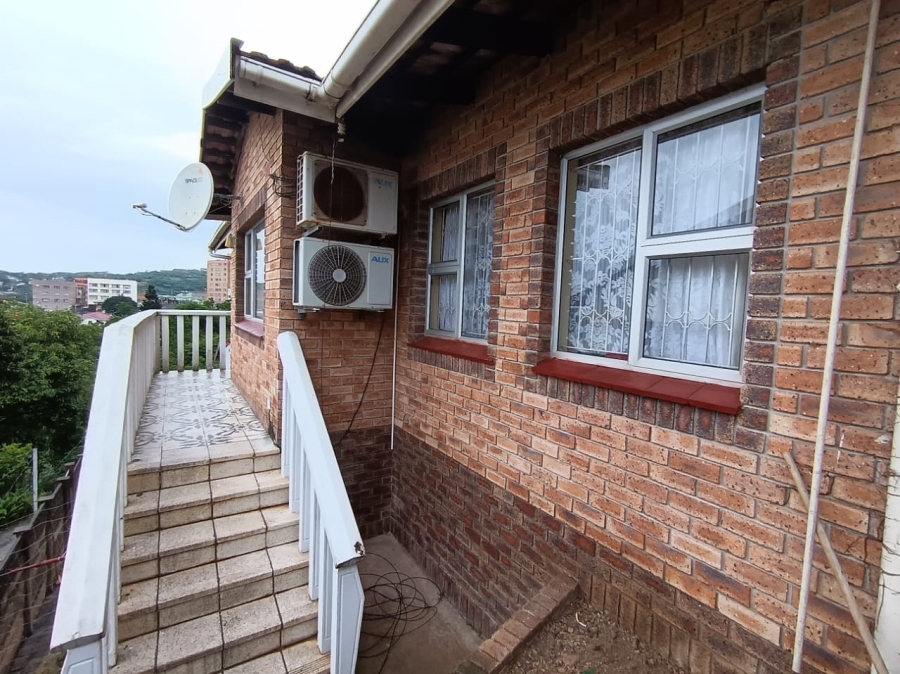 5 Bedroom Property for Sale in Reservoir Hills KwaZulu-Natal