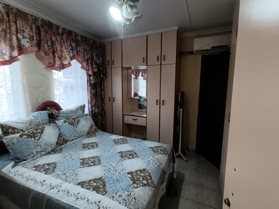 5 Bedroom Property for Sale in Reservoir Hills KwaZulu-Natal