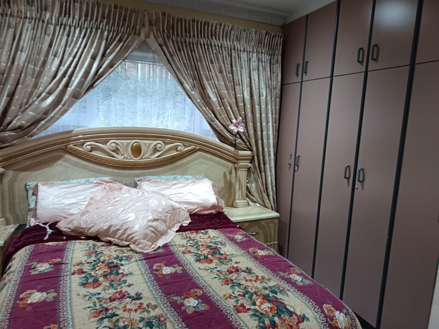 5 Bedroom Property for Sale in Reservoir Hills KwaZulu-Natal