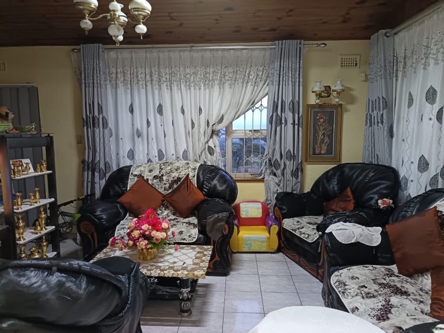 5 Bedroom Property for Sale in Reservoir Hills KwaZulu-Natal