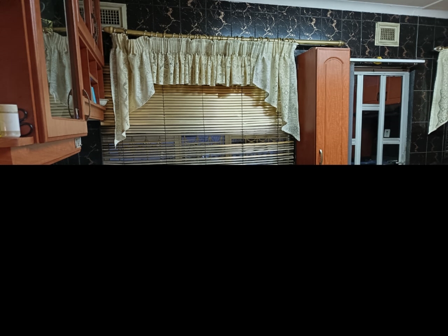 5 Bedroom Property for Sale in Reservoir Hills KwaZulu-Natal