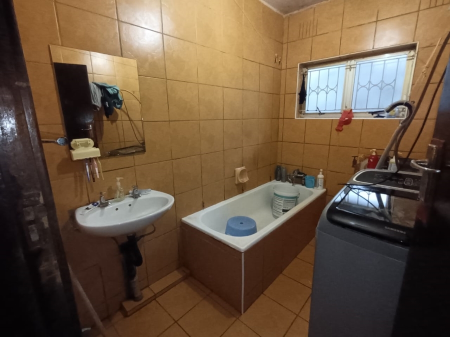 5 Bedroom Property for Sale in Reservoir Hills KwaZulu-Natal