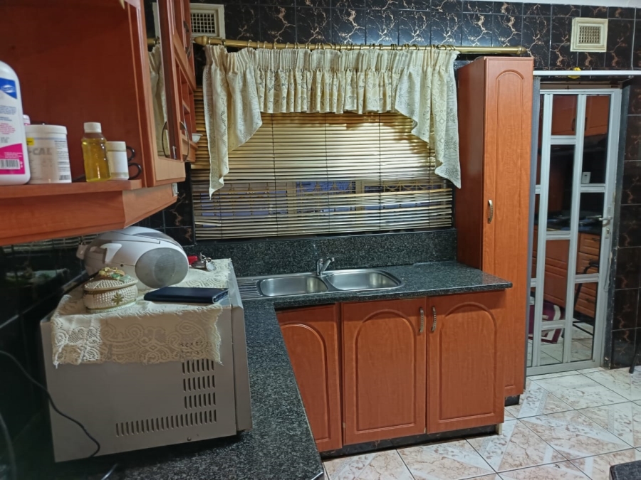 5 Bedroom Property for Sale in Reservoir Hills KwaZulu-Natal