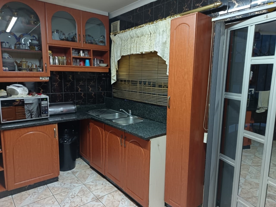 5 Bedroom Property for Sale in Reservoir Hills KwaZulu-Natal