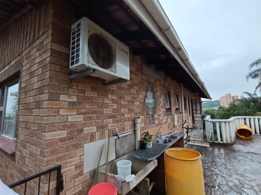 5 Bedroom Property for Sale in Reservoir Hills KwaZulu-Natal