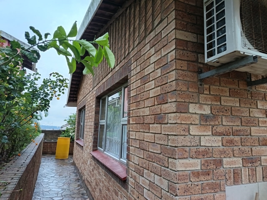 5 Bedroom Property for Sale in Reservoir Hills KwaZulu-Natal