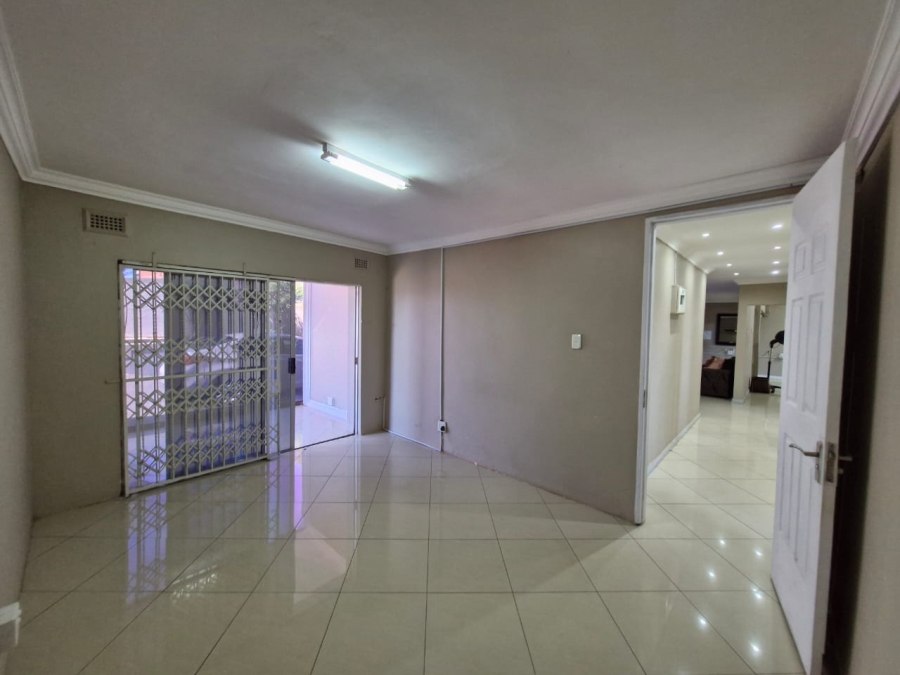 8 Bedroom Property for Sale in Malvern KwaZulu-Natal