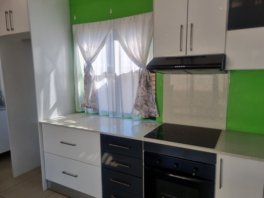 To Let 2 Bedroom Property for Rent in Somerset Park KwaZulu-Natal