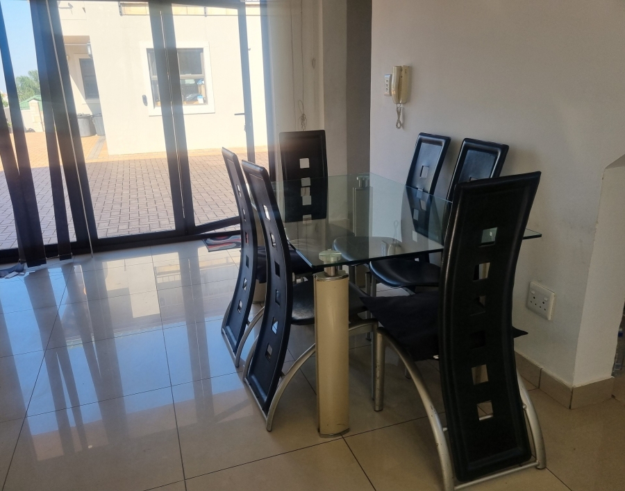 To Let 2 Bedroom Property for Rent in Somerset Park KwaZulu-Natal