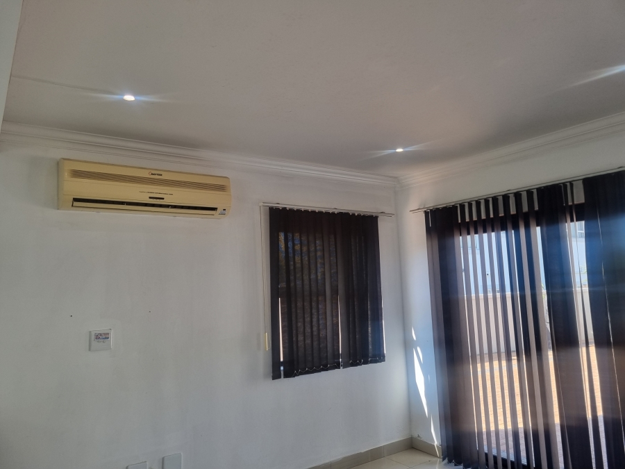 To Let 2 Bedroom Property for Rent in Somerset Park KwaZulu-Natal