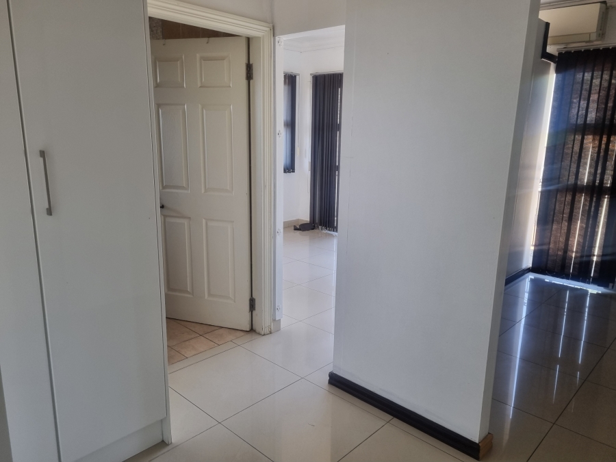 To Let 2 Bedroom Property for Rent in Somerset Park KwaZulu-Natal