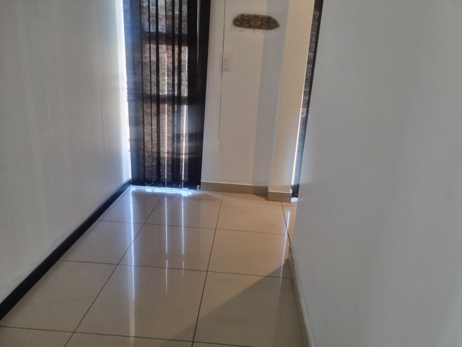 To Let 2 Bedroom Property for Rent in Somerset Park KwaZulu-Natal
