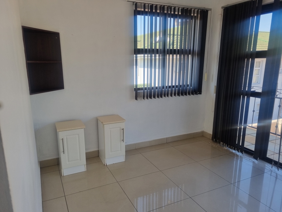 To Let 2 Bedroom Property for Rent in Somerset Park KwaZulu-Natal