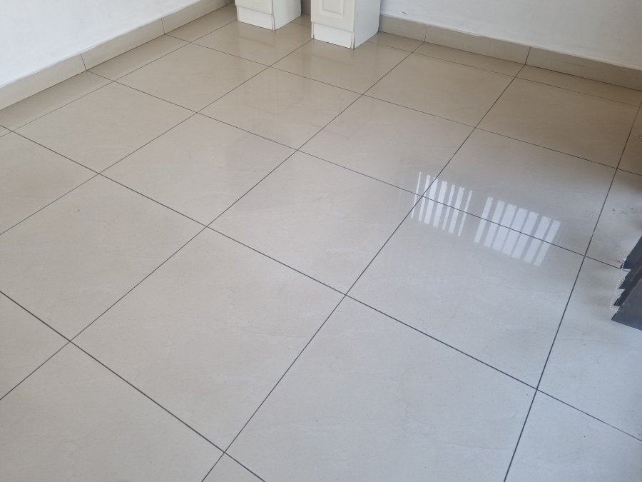 To Let 2 Bedroom Property for Rent in Somerset Park KwaZulu-Natal