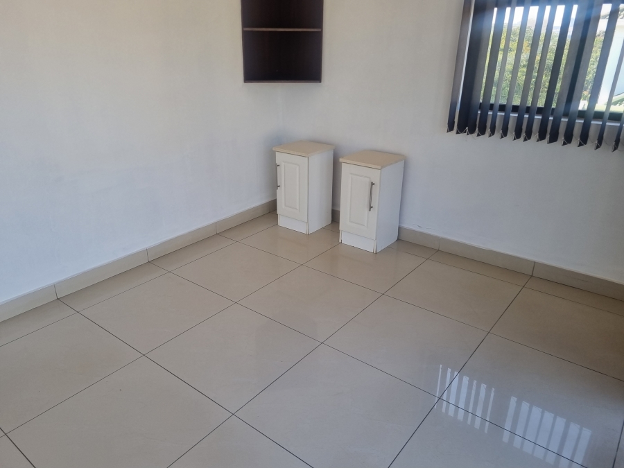 To Let 2 Bedroom Property for Rent in Somerset Park KwaZulu-Natal