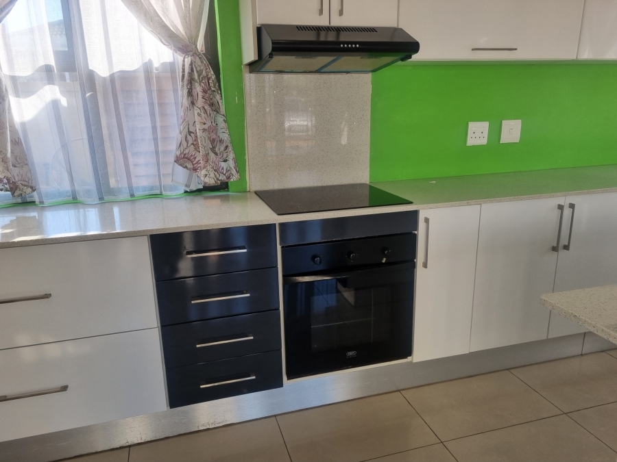 To Let 2 Bedroom Property for Rent in Somerset Park KwaZulu-Natal