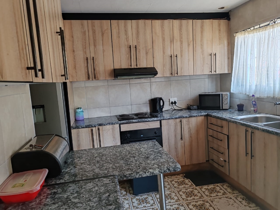 To Let 3 Bedroom Property for Rent in Clayfield KwaZulu-Natal