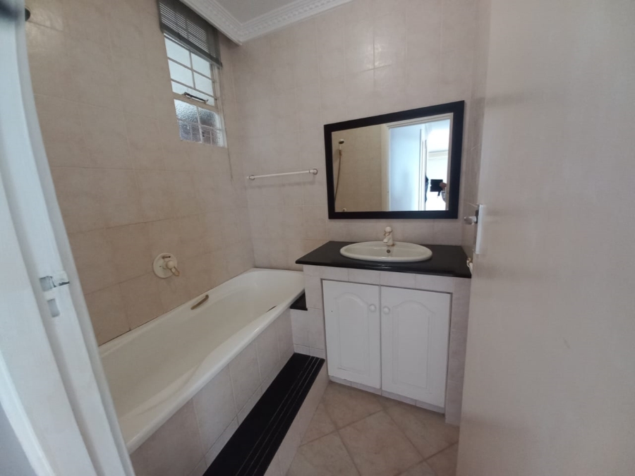 2 Bedroom Property for Sale in Essenwood KwaZulu-Natal