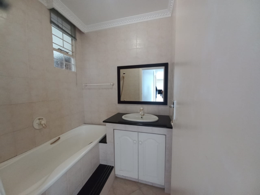 2 Bedroom Property for Sale in Essenwood KwaZulu-Natal