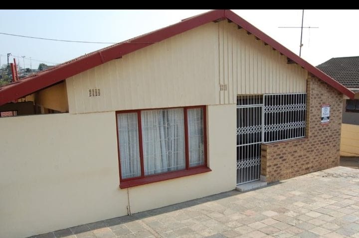 4 Bedroom Property for Sale in Duffs Road KwaZulu-Natal