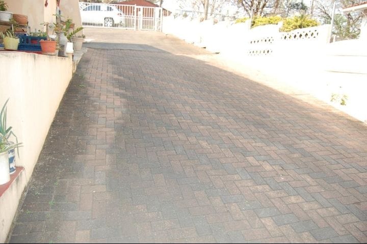 4 Bedroom Property for Sale in Duffs Road KwaZulu-Natal
