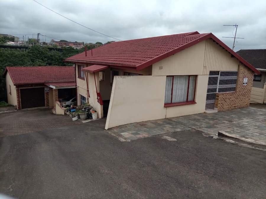 4 Bedroom Property for Sale in Duffs Road KwaZulu-Natal