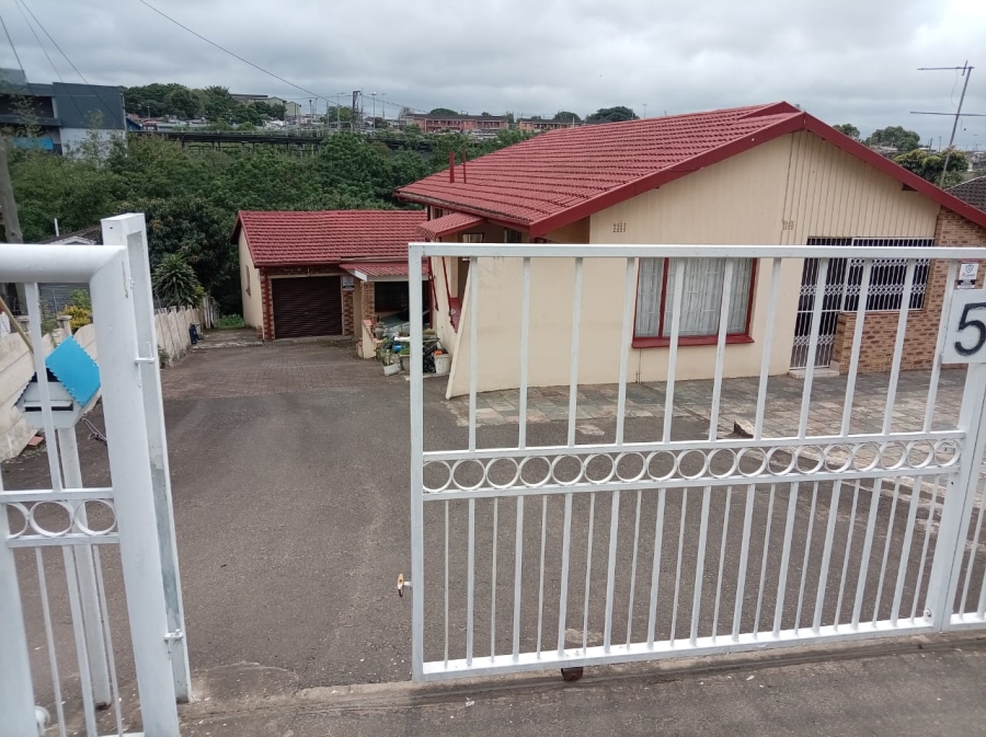 4 Bedroom Property for Sale in Duffs Road KwaZulu-Natal