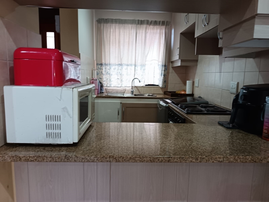 2 Bedroom Property for Sale in Essenwood KwaZulu-Natal