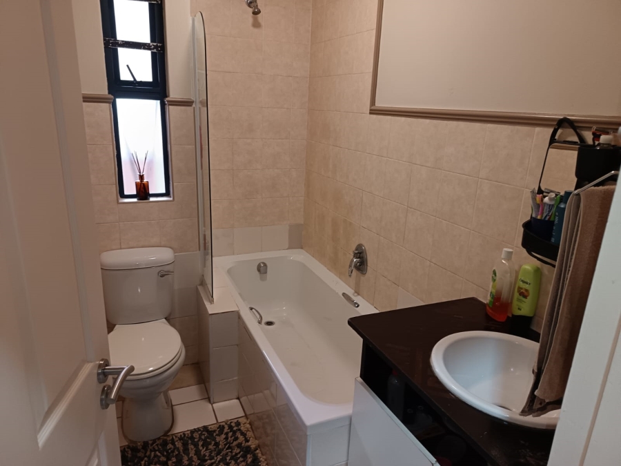 2 Bedroom Property for Sale in Essenwood KwaZulu-Natal