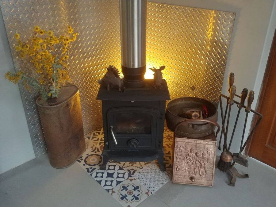 To Let 2 Bedroom Property for Rent in Crestholme KwaZulu-Natal