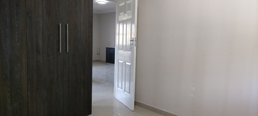 To Let 2 Bedroom Property for Rent in Clare Hills KwaZulu-Natal
