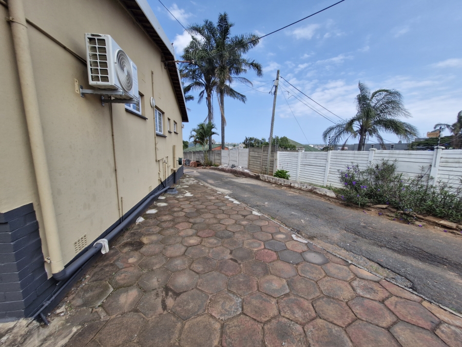 To Let 3 Bedroom Property for Rent in Montclair KwaZulu-Natal