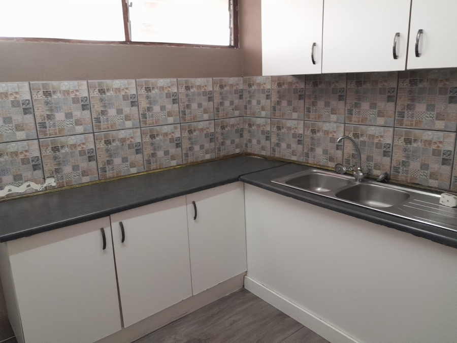 To Let 2 Bedroom Property for Rent in Amanzimtoti KwaZulu-Natal