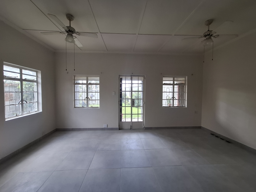 To Let 1 Bedroom Property for Rent in Manors KwaZulu-Natal